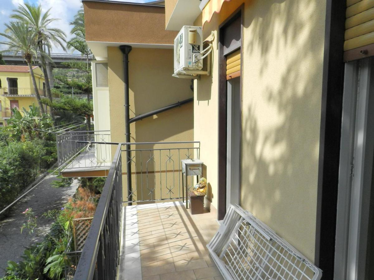 Apartment In Patti Marina: A Step Away From The Sea And From The Center! Exterior foto